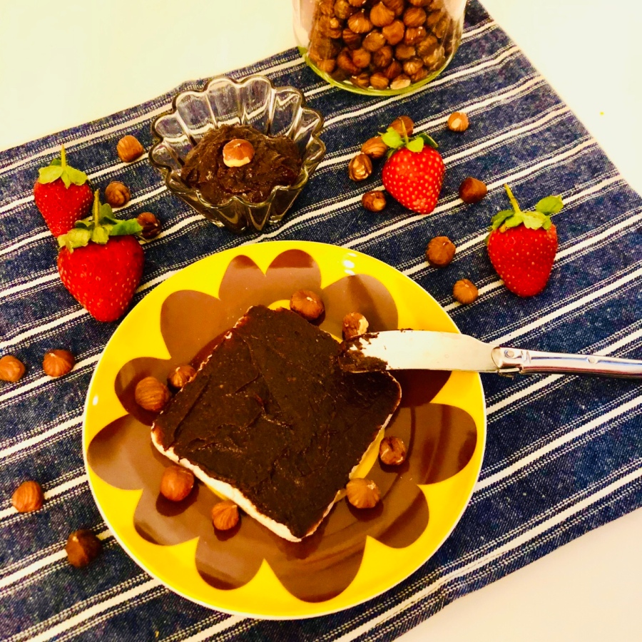 Pâte à tartiner noisette au cacao cru /healthy hazelnut & cocoa spread